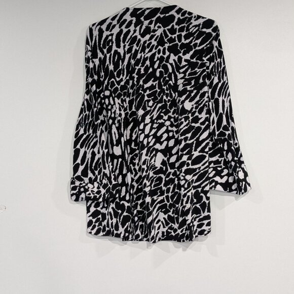 TanJay Animal Print Caridgan Blazer Black White Size 1X - Picture 2 of 3